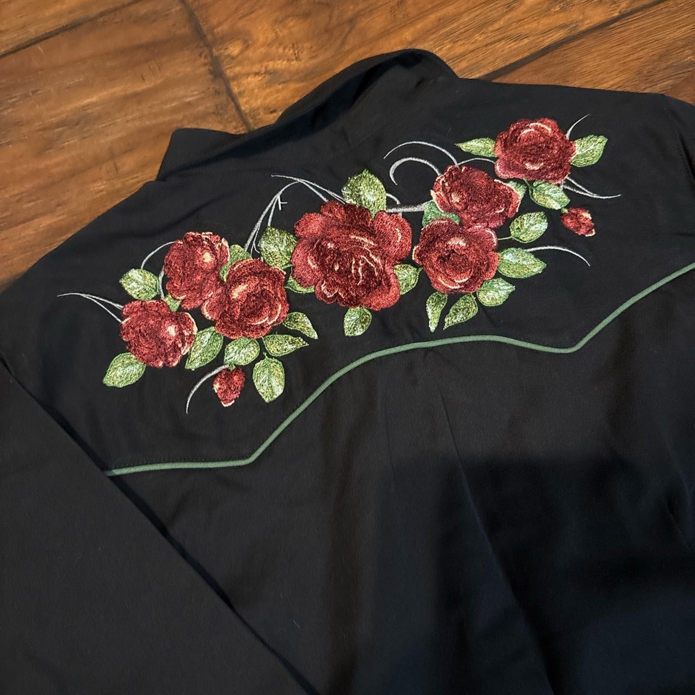Roper Black Western Shirt with Rose Embroidery - Picture 5 of 6